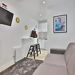 Comfortable Studio Near The Center Of Paris