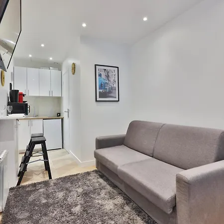 Comfortable Near The Center Of Apartment *